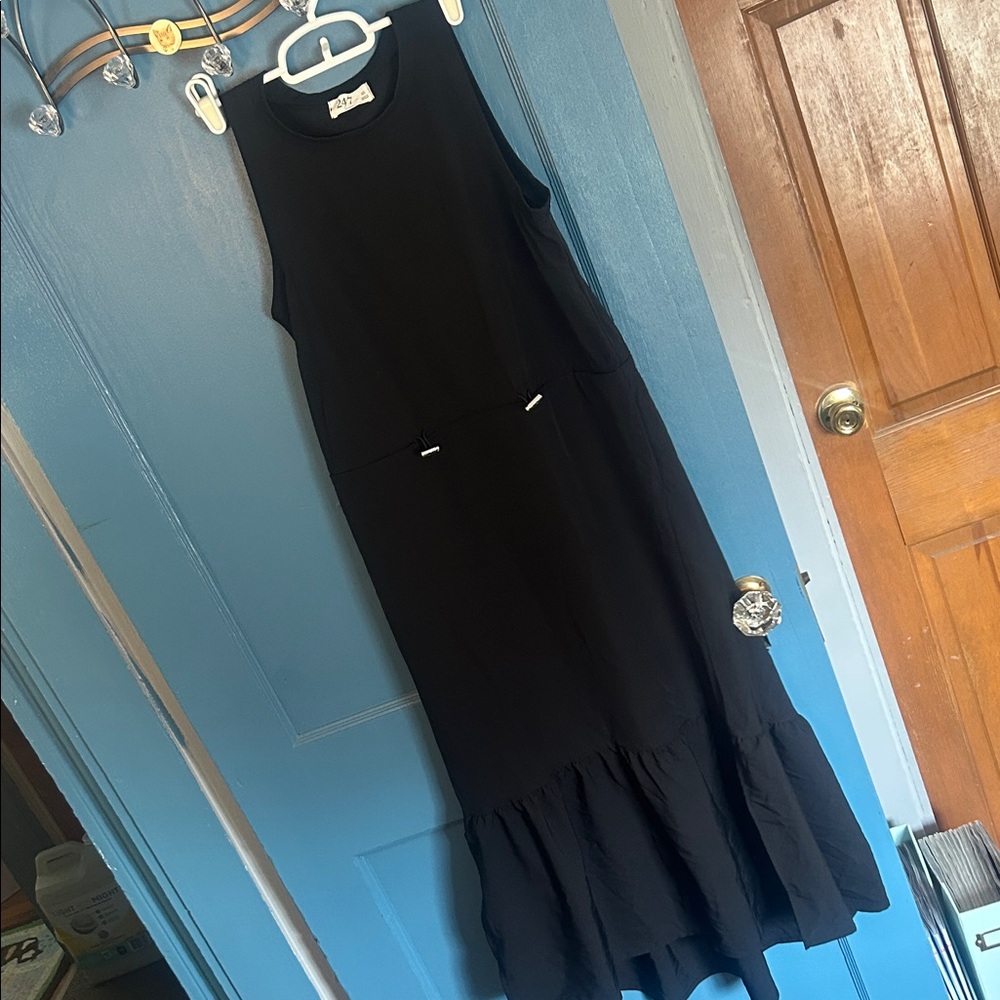 Lightweight Black Sleeveless Dress